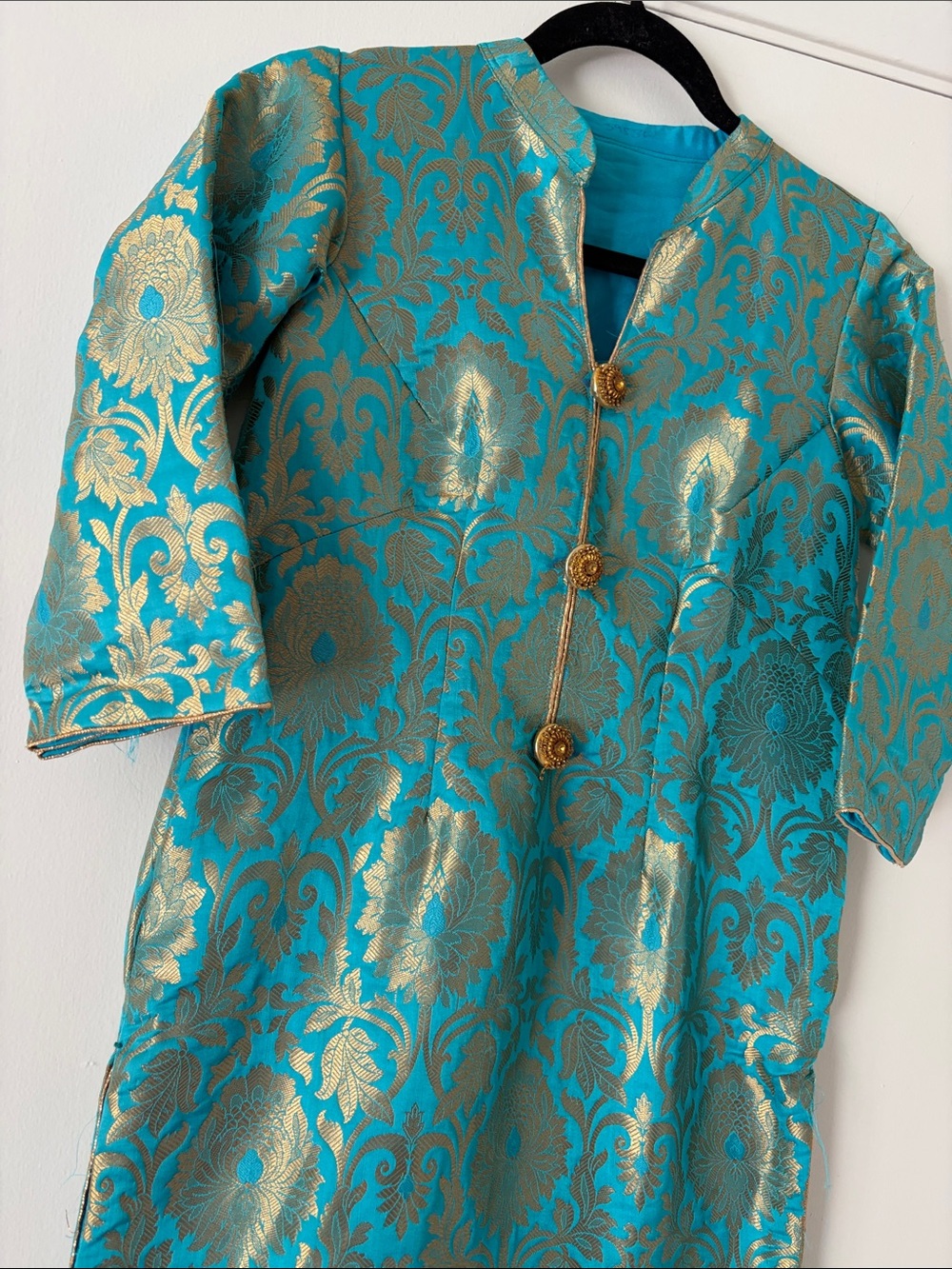 Elegant Turquoise & Gold Brocade Women’s Kurta - Picture 4 of 5